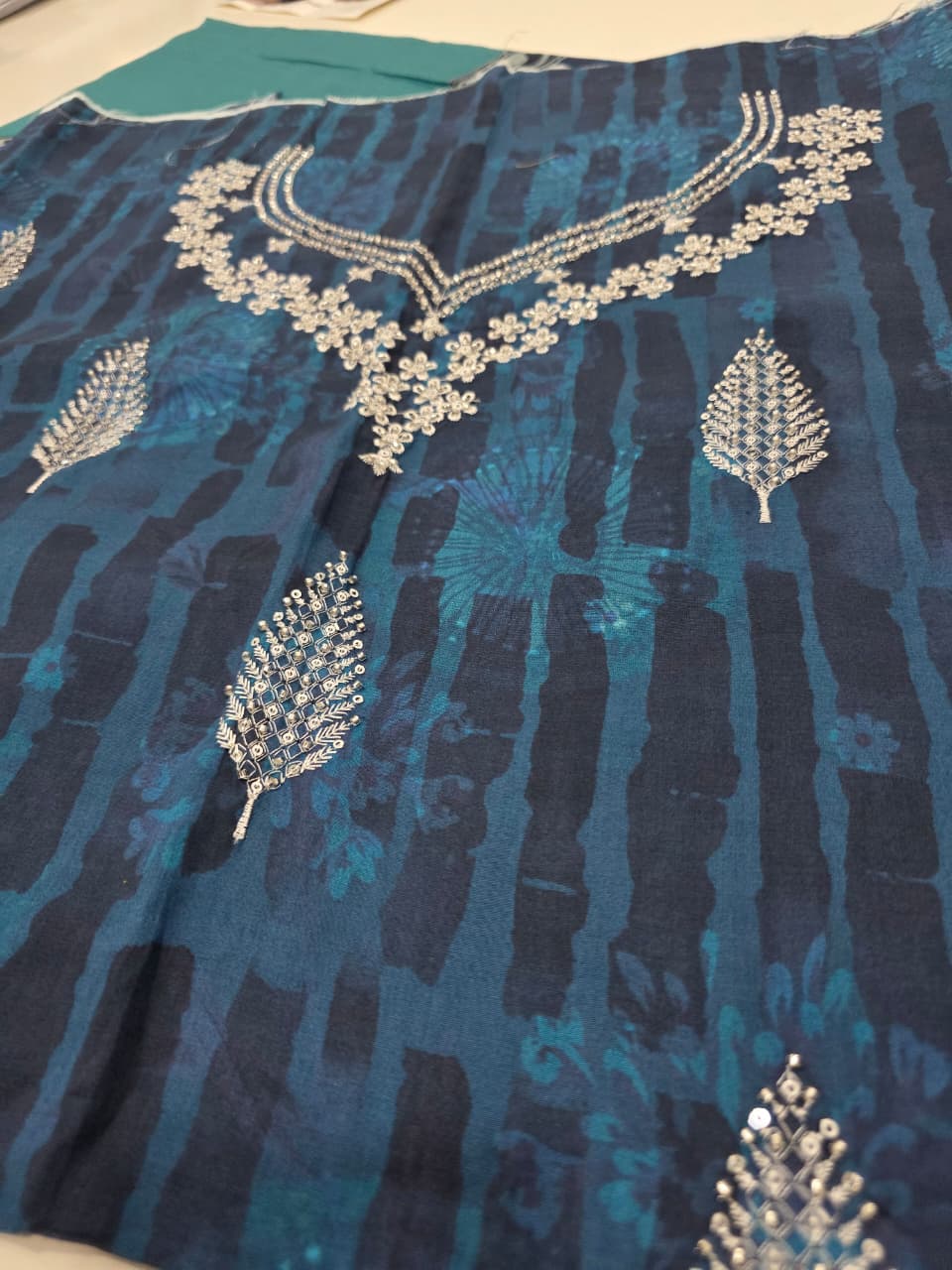 Premium Indigo Blue Embroidered Lawn 3 Pc Suit - Unstitched Cut Dana Festive Summer Dress with Turquoise Chevron Pattern Voile Dupatta
