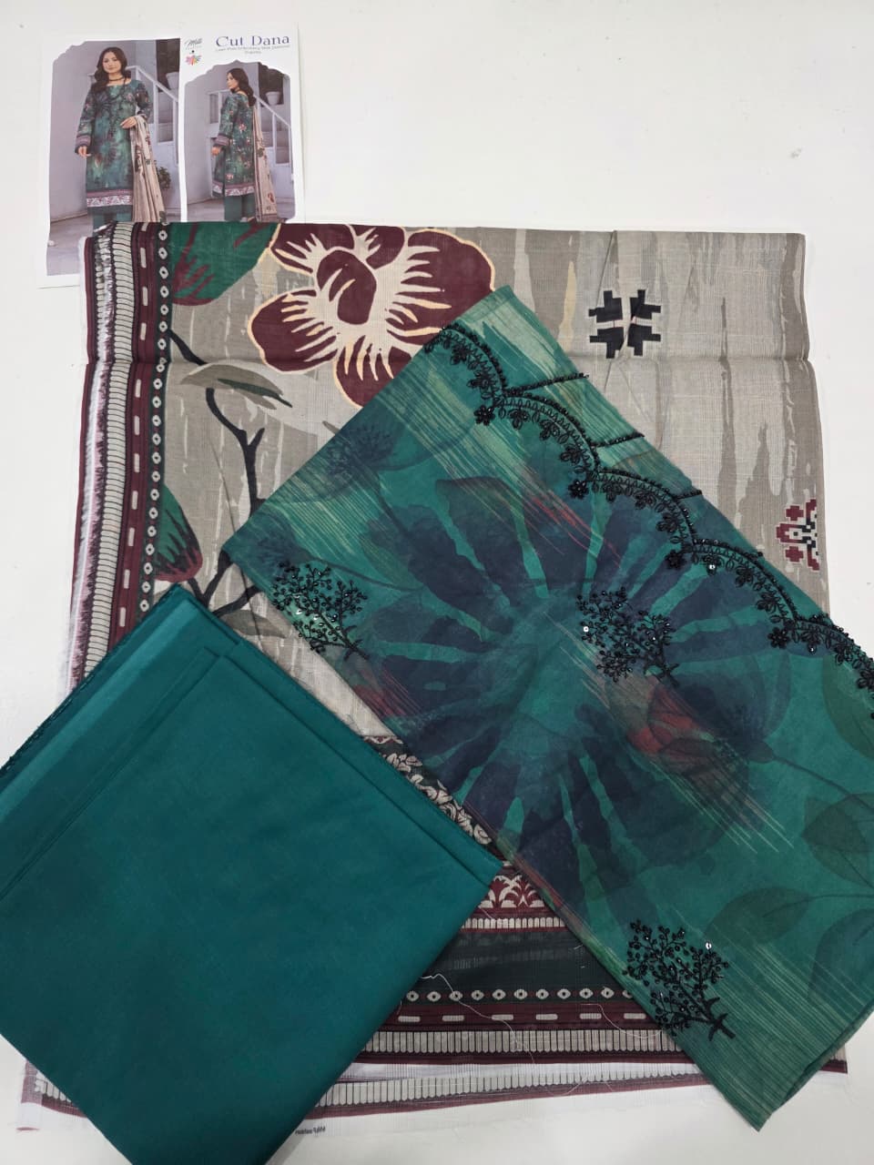 Premium Teal Green Embroidered Lawn 3 Pc Suit - Unstitched Cut Dana Luxury Summer Dress with Floral Printed Beige Cotton Net Dupatta