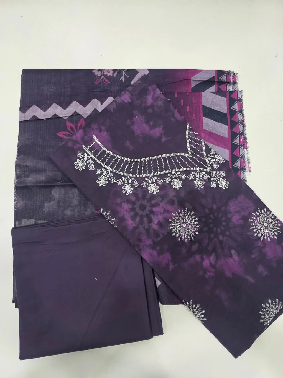 Luxury Plum Purple Tie Dye Unstitched Lawn 3 Pc Suit - Premium Cut Dana Embroidered Neckline Festive Dress with Geometric Print Voile Dupatta
