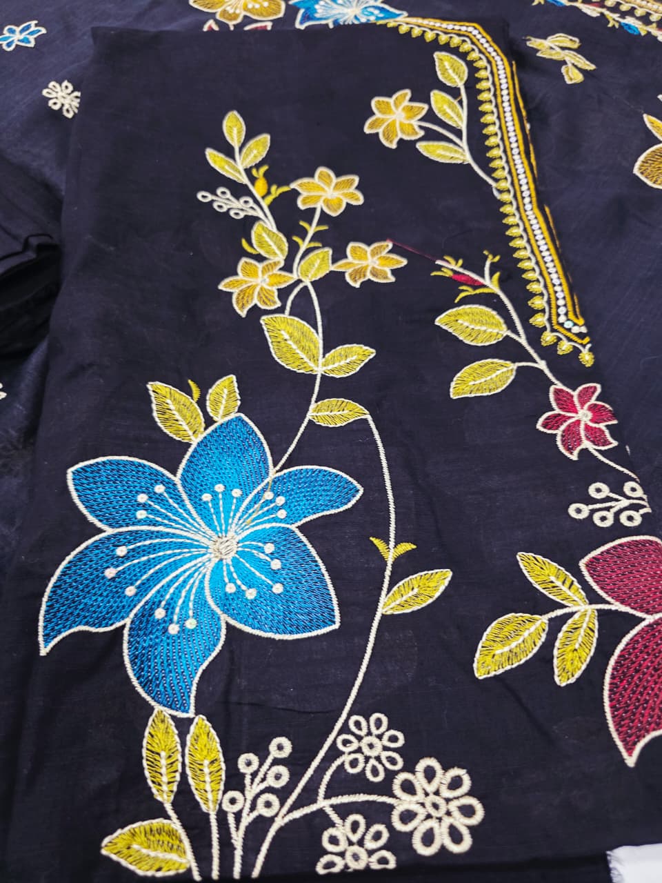 Premium Black Embroidered Lawn 3 Pcs Suit - Luxury Unstitched Summer Collection with Floral Dupatta and Trousers for Women