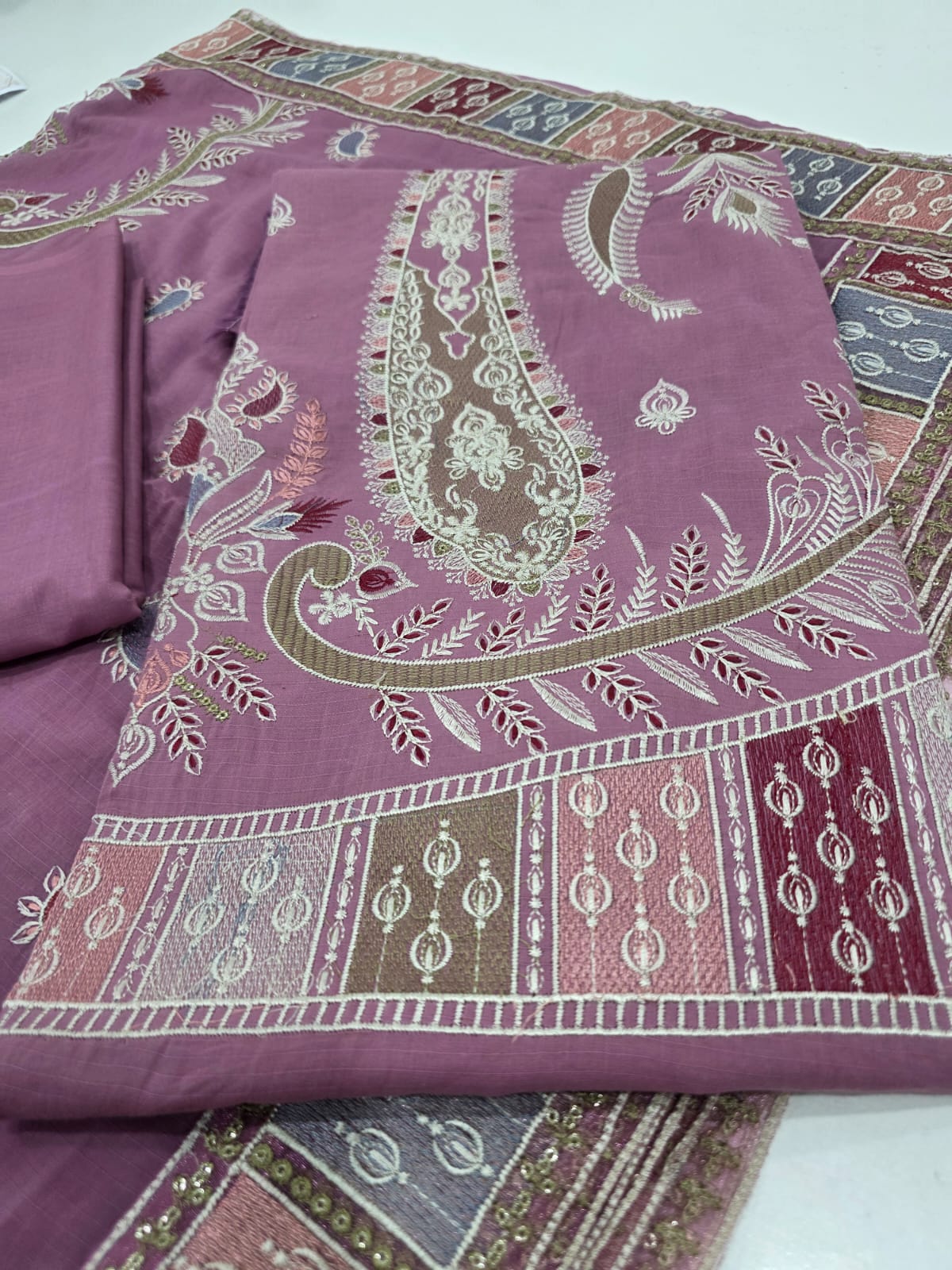Muted Mauve Plum Embroidered Lawn 3 Pcs Suit - Luxury Unstitched Summer Outfit with Heritage Paisley Print Dupatta for Women