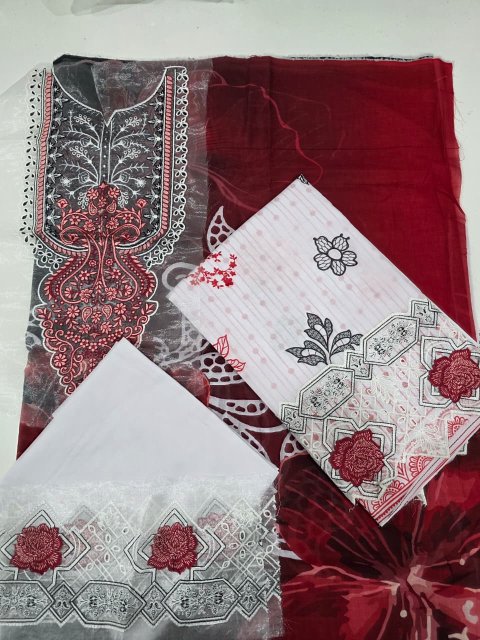 Luxury Cream & Crimson Red Embroidered Lawn 3 Pc Suit - Unstitched Summer Ensemble with Charcoal Neckline Patch & Statement Floral Dupatta