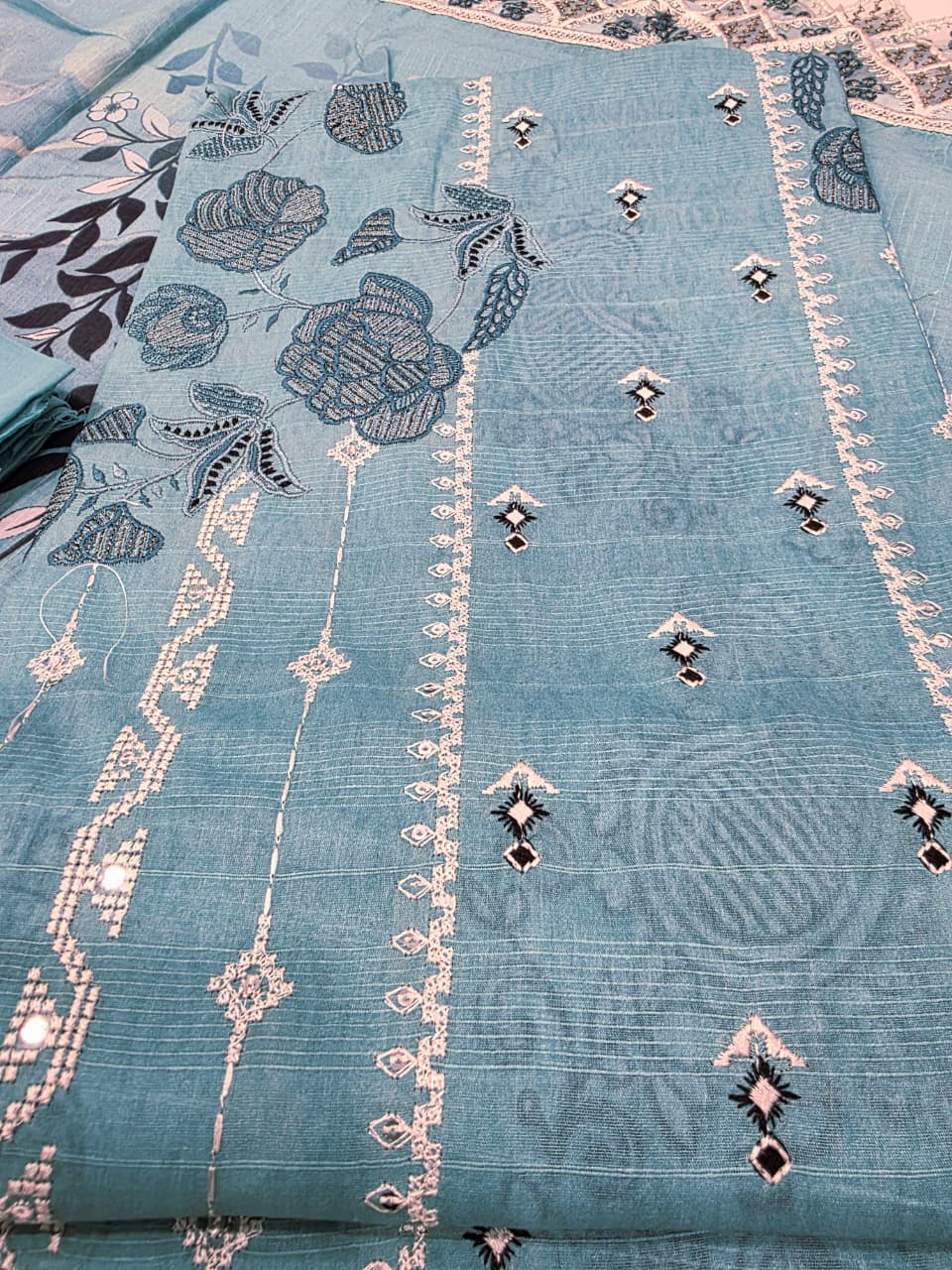 Premium Ferozi Sea Green Embroidered Lawn 3 Pc Suit - Unstitched Summer Dress with Luxury Scalloped Diamond Border Dupatta & Floral Prints