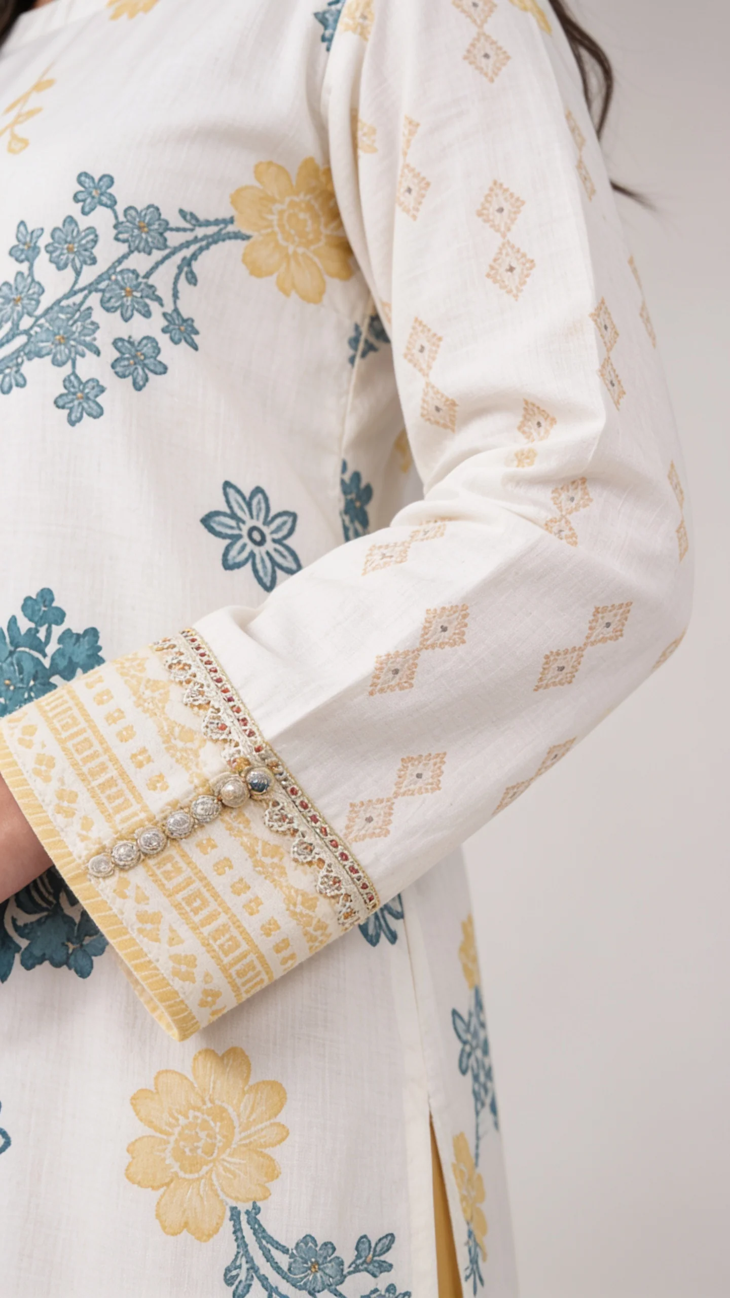 Luxury Off White & Ochre Yellow Printed Lawn 3 Pc Suit - Traditional Floral Unstitched Summer Dress with Sea Green Botanical Dupatta