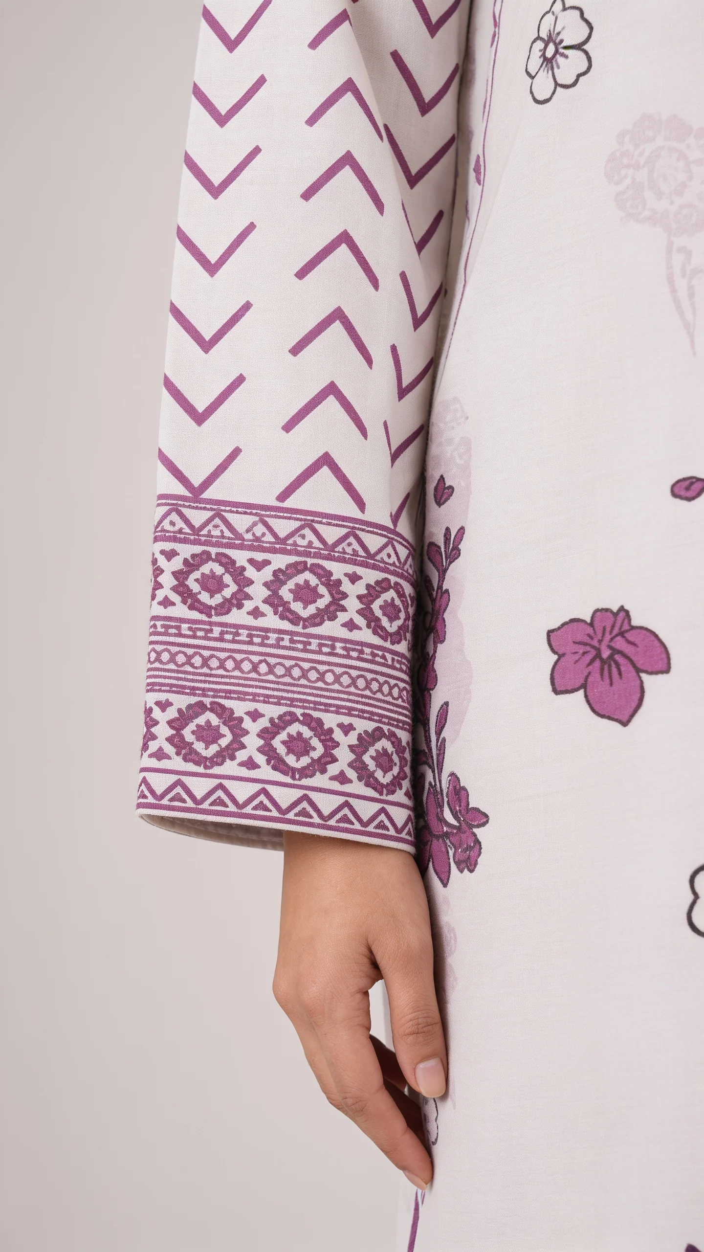 Elegant Alabaster & Plum Blossom Printed Lawn 3 Piece Suit - Unstitched Summer Ensemble with Dramatic Floral Grape Voile Dupatta